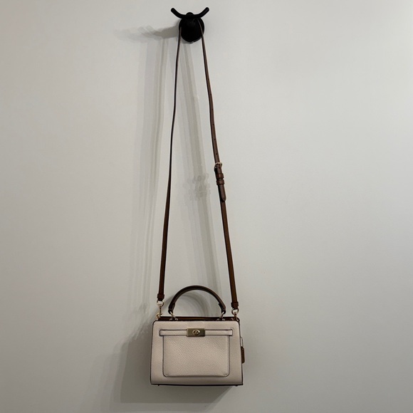 Coach Handbags - NWOT Coach crossbody purse